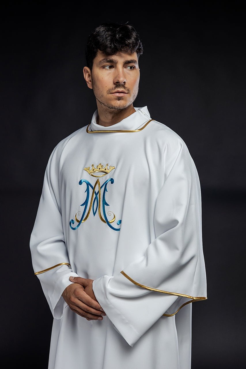 White dalmatic chasuble with Marian embroidery KDL/090/04/12/D - HAFTINAUSA.COM