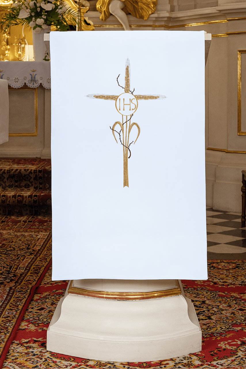 White lectern cover with a white Cross embroidery KMO/026/04/01 BIAŁY 55*250 - HAFTINAUSA.COM