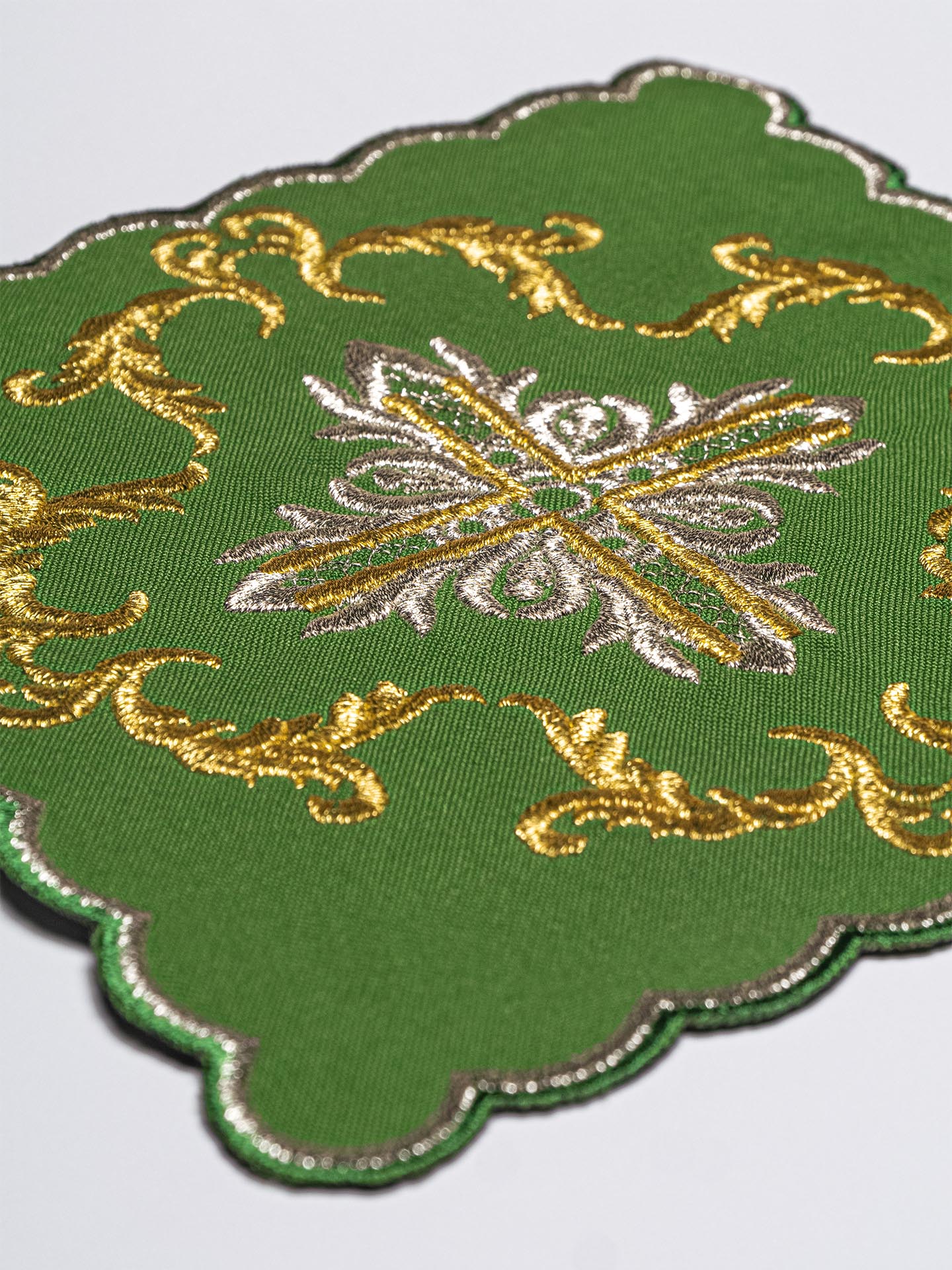 Chalice linens in green with silver cross