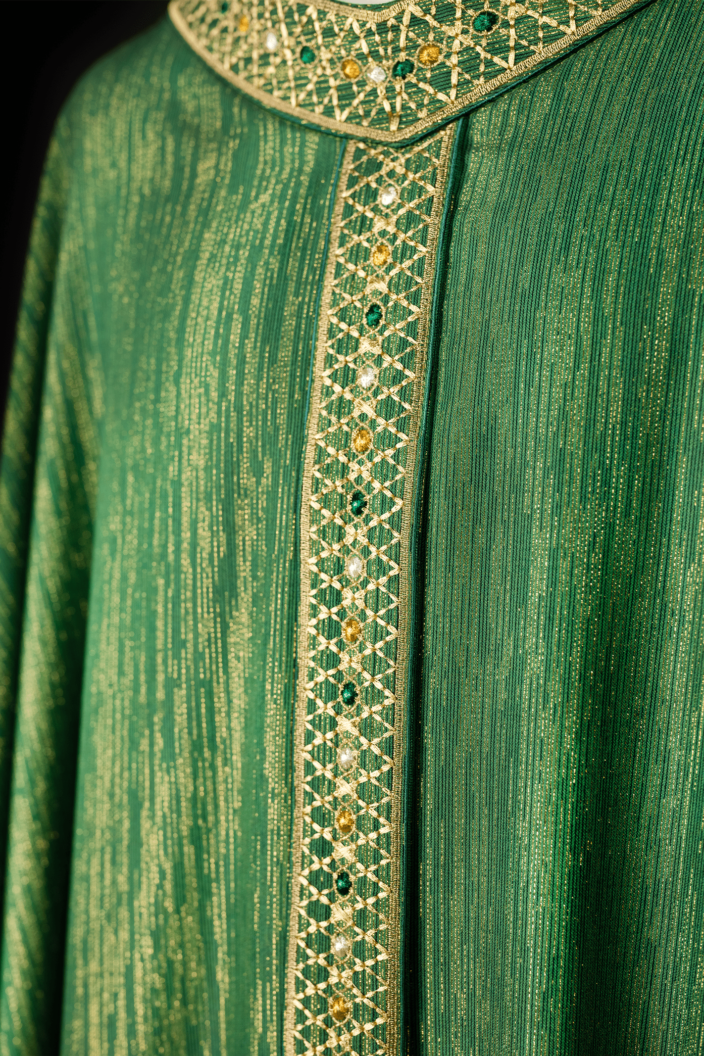 Green chasuble made of glittery golden fabric